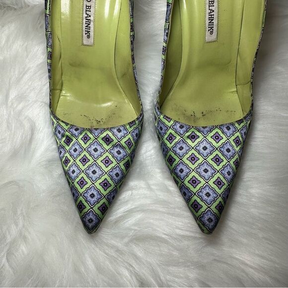 Vintage Manolo Blahnik Pumps - Picture 2 of 10